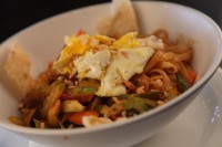 ontario restaurants near me serving vegetarian pad thai dinner at symposium cafe