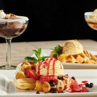 oshawa restaurant late night desserts affogato and waffle with ice cream at symposium cafe