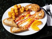 oshawa restaurant serving amazing breakfast egg bacon fries at symposium cafe